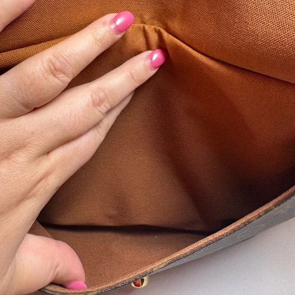 SOLD Louis Vuitton Tulum GM 2Way Crossbody/Shoulder Bag Monogram - Picture 4 of 16